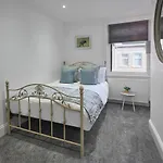 Host & - Upleatham Street *